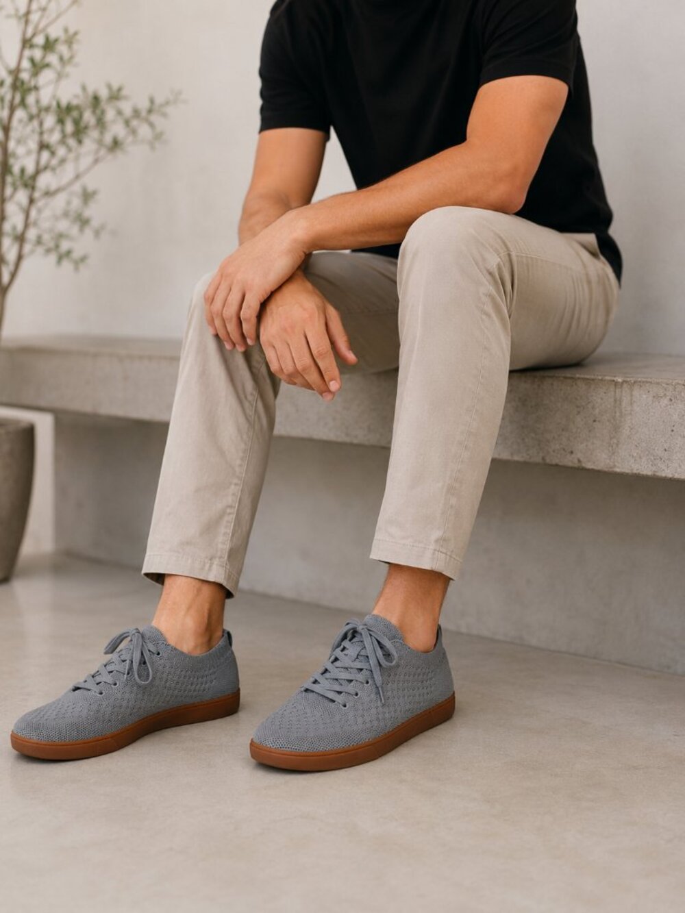 Suavs Men's The Zilker Minimalist Sneaker in Slate Grey Gum Shoe Sz. 6M/8W